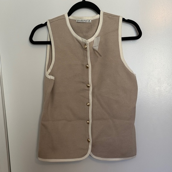 Abercrombie & Fitch Tops - Abercrombie & Fitch Tan Sleeveless Top with Gold Buttons